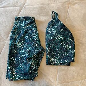 Old Navy Teal and White Patterned Activewear Set